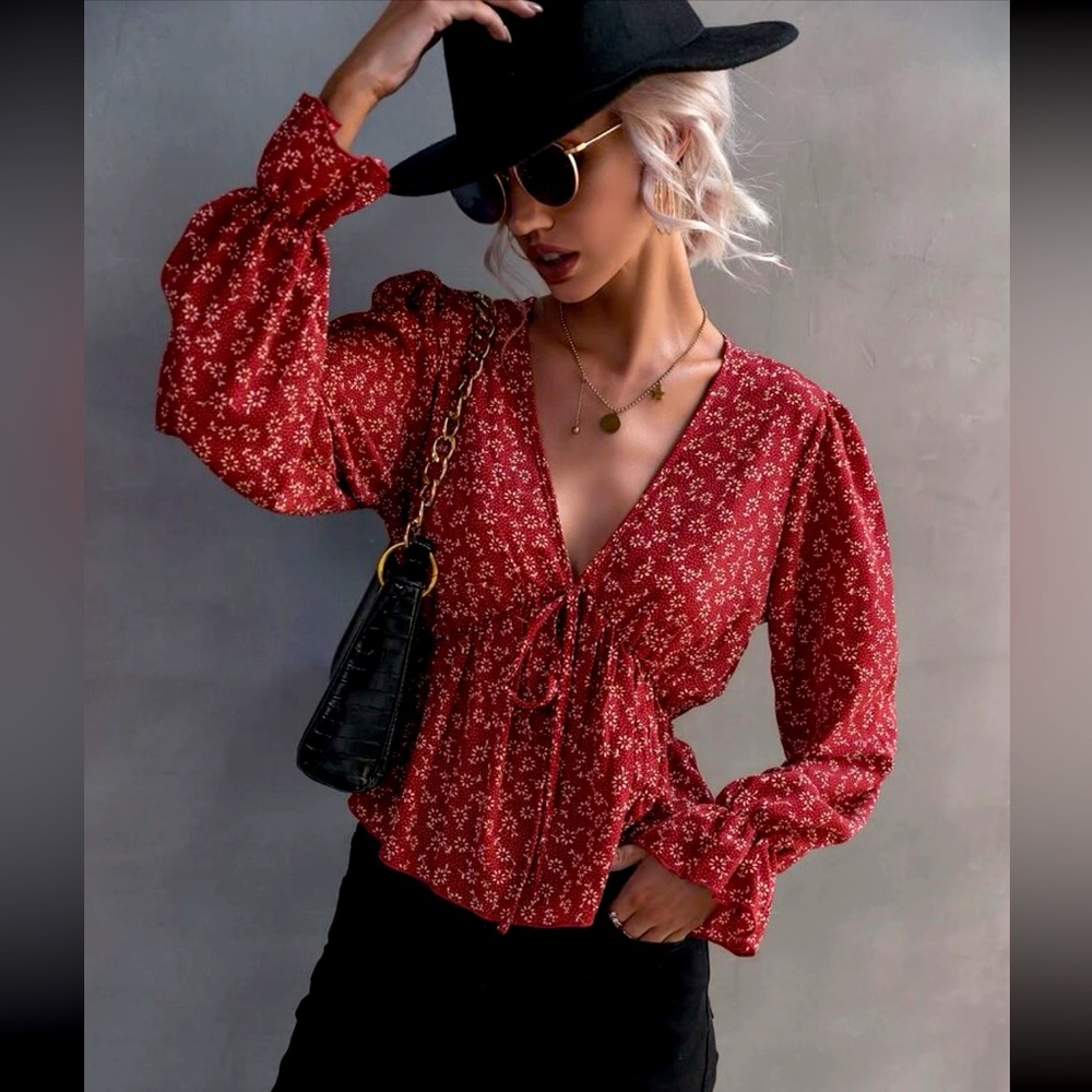 Floral red long-sleeve blouse with elastic waste and sleeves
